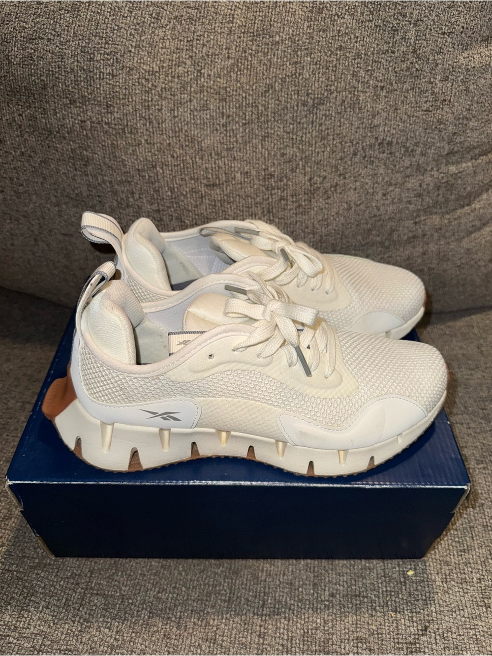 Reebok Women White and Tan Athletic Sneakers 8.5
